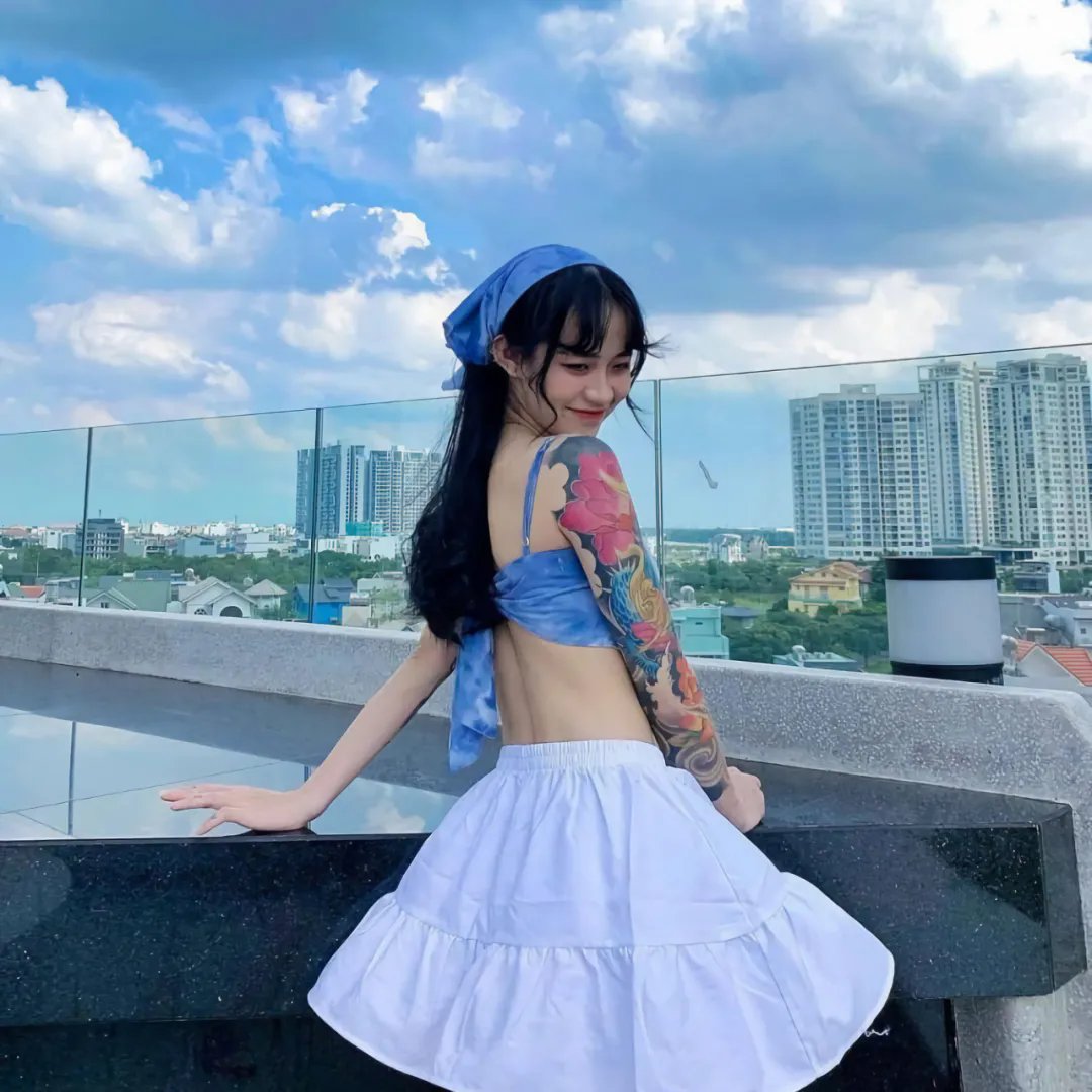裙底春